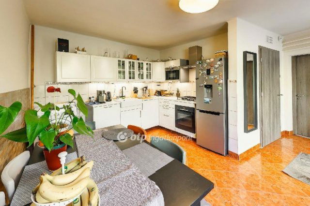 Eladó családi ház, Egerben 89.9 M Ft, 3+1 szobás