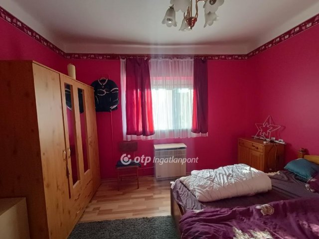 Eladó családi ház, Rózsaszentmártonon 17 M Ft, 2 szobás