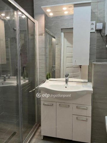 Eladó téglalakás, Budapesten, V. kerületben 99.5 M Ft