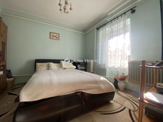 Eladó családi ház, Pétfürdőn 69.9 M Ft, 3 szobás