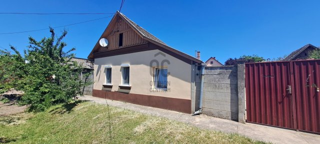 Eladó családi ház, Makón 39.9 M Ft, 4 szobás