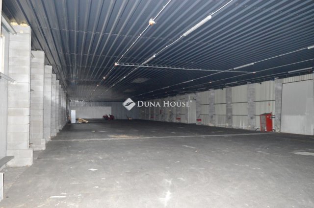 Kiadó ipari ingatlan, Debrecenben 3055 E Ft / hó