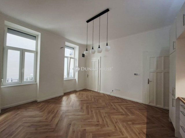 Eladó téglalakás, Budapesten, I. kerületben 109.9 M Ft, 3 szobás