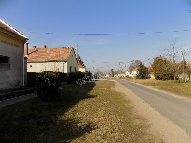 Eladó családi ház, Egyházaskeszőn 37.9 M Ft, 9 szobás