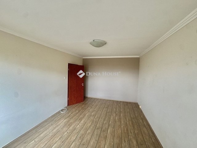 Eladó panellakás, Székesfehérvárott 70 M Ft, 3 szobás