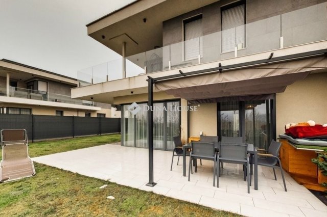 Eladó téglalakás, Törökbálinton 184.9 M Ft, 4 szobás