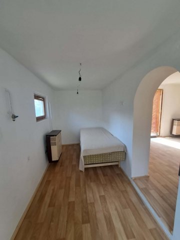 Kiadó családi ház, albérlet, Debrecenben 240 E Ft / hó