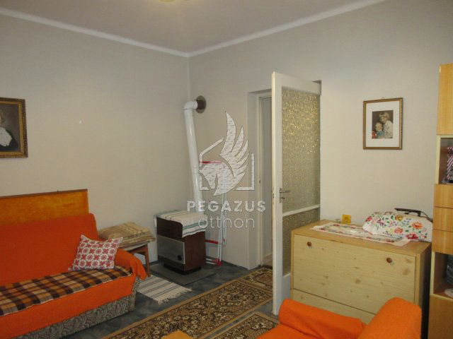 Eladó családi ház, Ózdon 20.9 M Ft, 6 szobás