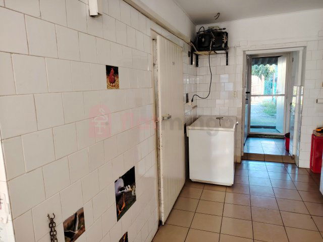 Eladó üzlethelyiség, Pécsett 23.5 M Ft / költözzbe.hu