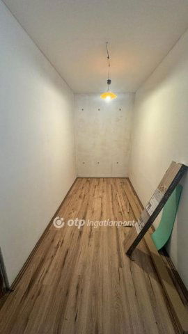 Eladó téglalakás, Pápán 20.9 M Ft, 2+1 szobás