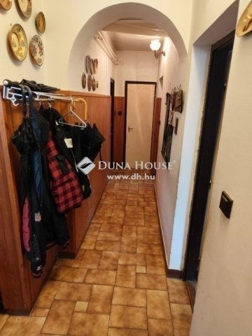 Eladó családi ház, Budapesten, XV. kerületben 110 M Ft, 6 szobás