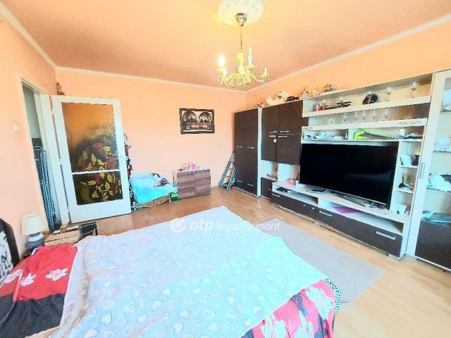 Eladó panellakás, Nagykőrösön 24.9 M Ft, 2 szobás