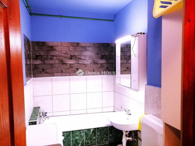 Eladó panellakás, Szentendrén 42.9 M Ft, 2 szobás