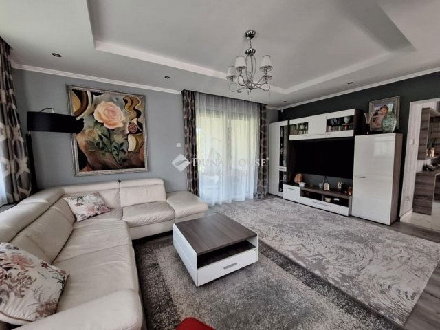 Eladó családi ház, Erdőkertesen 155 M Ft, 4 szobás