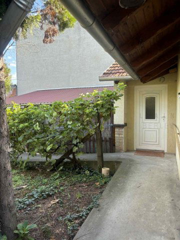 Eladó családi ház, Szegeden, Zocskár udvarban 68 M Ft, 2 szobás