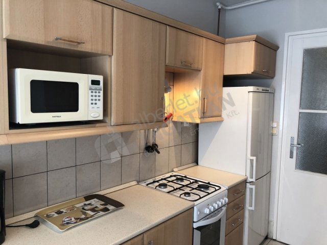 Kiadó téglalakás, albérlet, I. kerületben, Attila úton