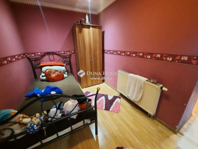 Eladó családi ház, Kiskunfélegyházán 36 M Ft, 3 szobás