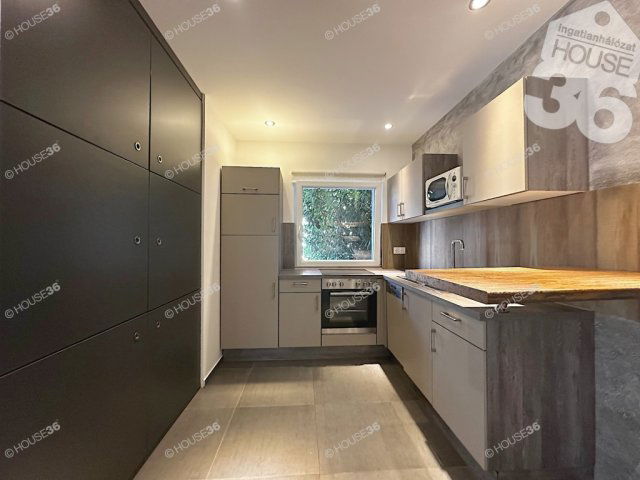 Eladó családi ház, Kecskeméten 66.7 M Ft, 3 szobás