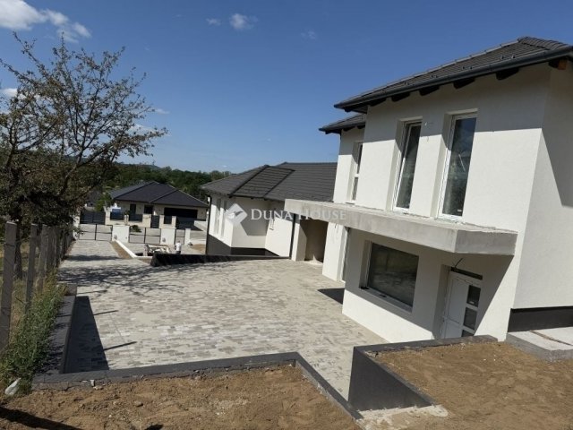 Eladó ikerház, Gödöllőn 168 M Ft, 4 szobás