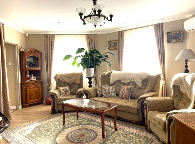 Eladó családi ház, Zalakaroson 145 M Ft, 5+2 szobás