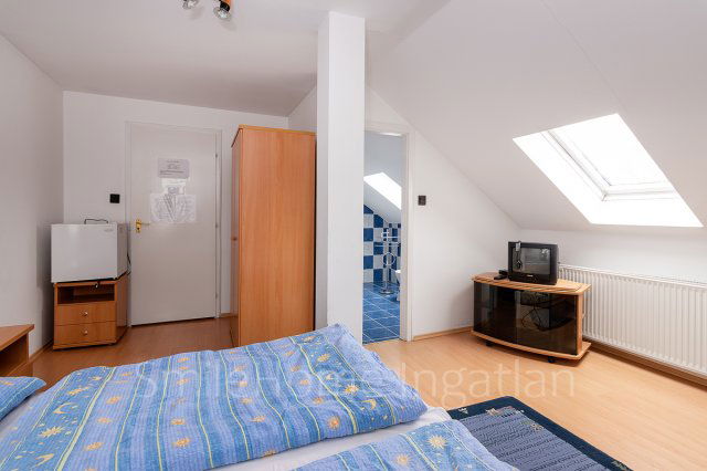 Eladó családi ház, Szombathelyen 134.9 M Ft, 8 szobás