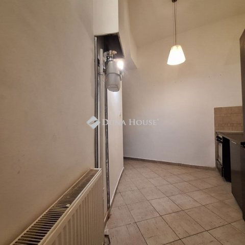 Eladó téglalakás, Budapesten, VIII. kerületben 53.9 M Ft