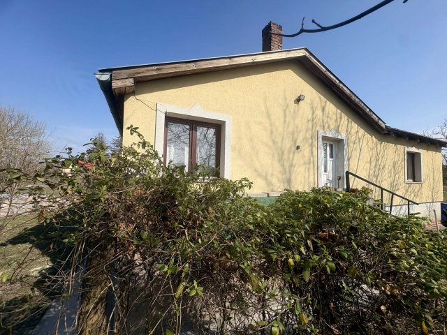 Eladó családi ház, Kecskeméten 39.9 M Ft, 2 szobás