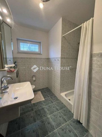 Eladó családi ház, Szálkán 159.9 M Ft, 3 szobás