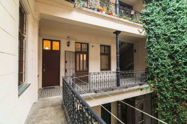 Eladó téglalakás, Budapesten, VII. kerületben 67.5 M Ft