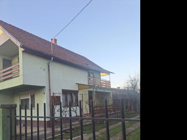 Eladó családi ház, Gyulán 67.9 M Ft, 4+1 szobás