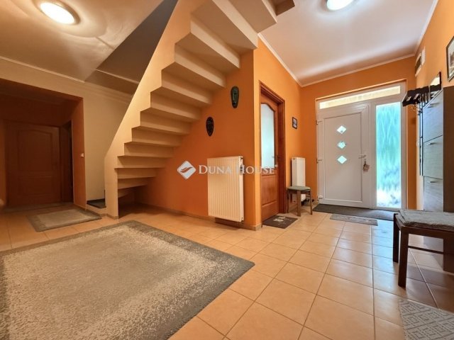 Eladó családi ház, Kecskeméten 129.9 M Ft, 6 szobás