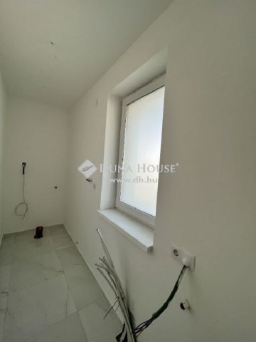 Eladó családi ház, Üllőn 76 M Ft, 4 szobás