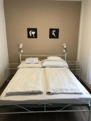 Eladó családi ház, Vonyarcvashegyen 92 M Ft, 5+2 szobás