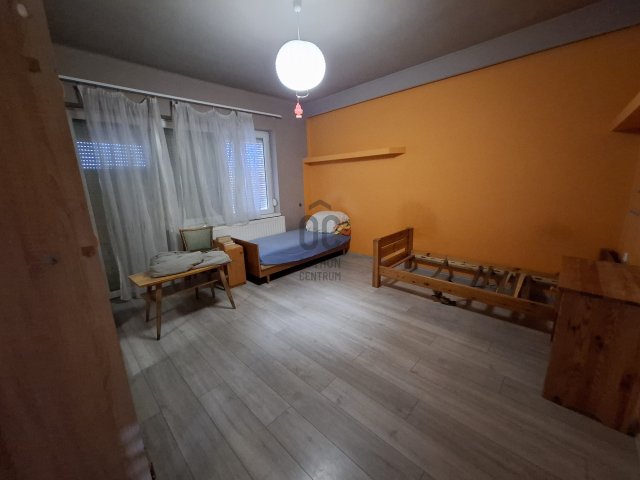 Eladó családi ház, Sárváron 59.9 M Ft, 5 szobás