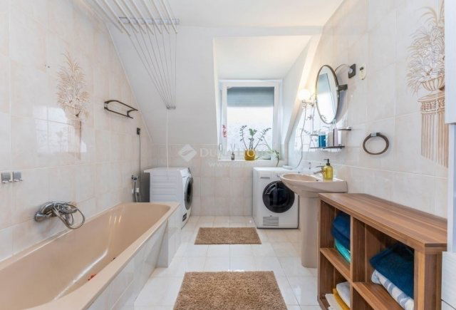 Eladó ikerház, Budapesten, XVIII. kerületben 109.9 M Ft, 5 szobás