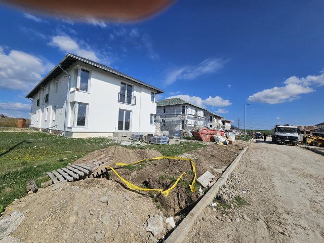 Eladó téglalakás, Mendén 79.9 M Ft, 4 szobás