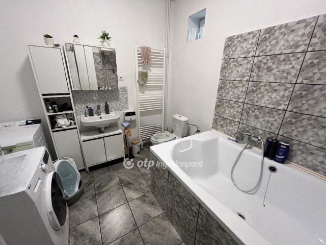 Eladó családi ház, Őrhalmon 33 M Ft, 3 szobás