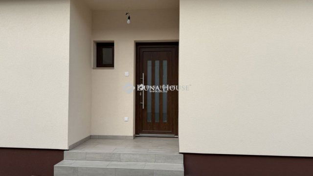 Eladó családi ház, Kecskeméten, Vándor utcában 89.9 M Ft