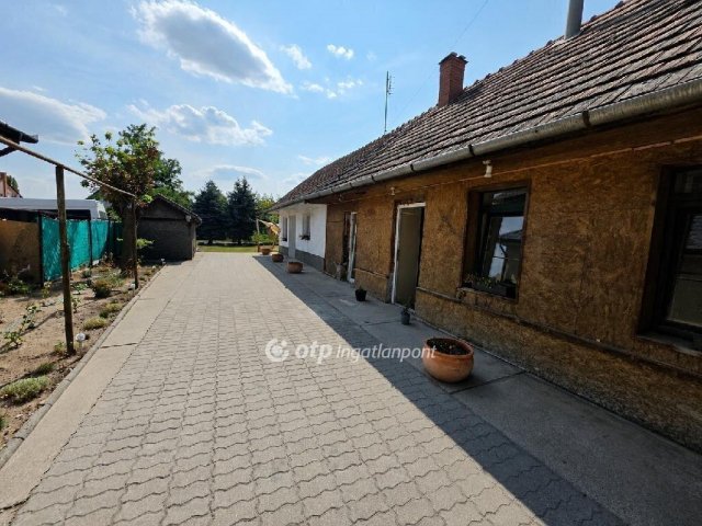 Eladó családi ház, Bugyin 53.9 M Ft, 3 szobás
