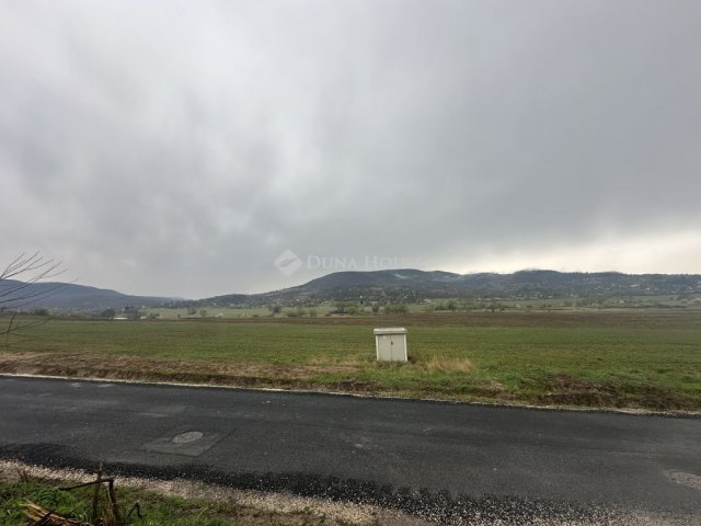 Eladó telek, Esztergomban, Meggyfás úton 19.5 M Ft