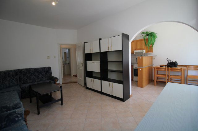 Kiadó téglalakás, albérlet, Pécsett 150 E Ft / hó, 2 szobás