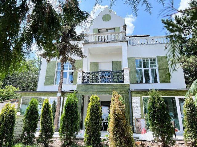 Eladó családi ház, Budapesten, XI. kerületben 550 M Ft, 8 szobás