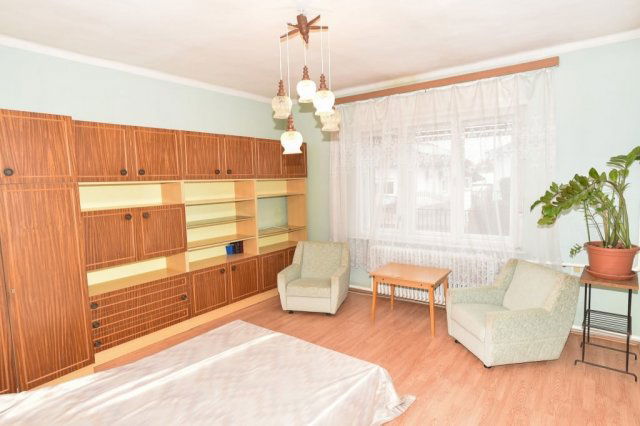 Eladó családi ház, Veszprémben 79.9 M Ft, 3+1 szobás