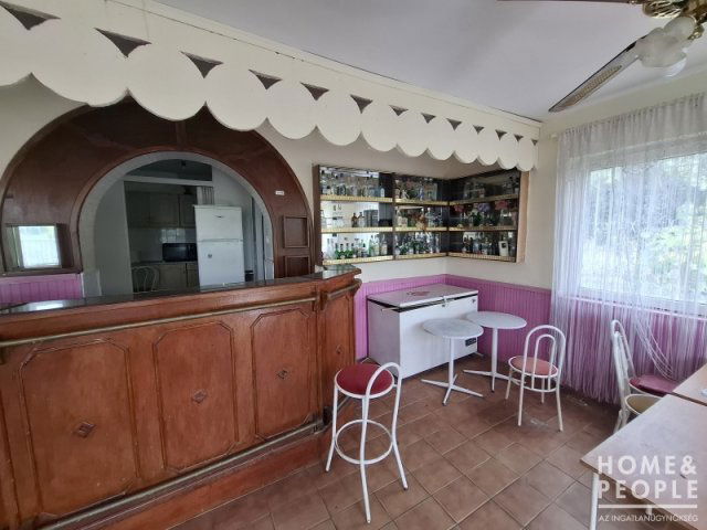 Eladó üzlethelyiség, Szegeden 53 M Ft, 6 szobás