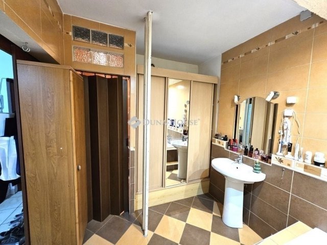 Eladó panellakás, Budapesten, XX. kerületben 64.9 M Ft, 2 szobás