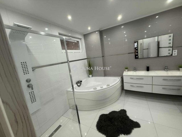 Eladó családi ház, Berhidán 69 M Ft, 6 szobás