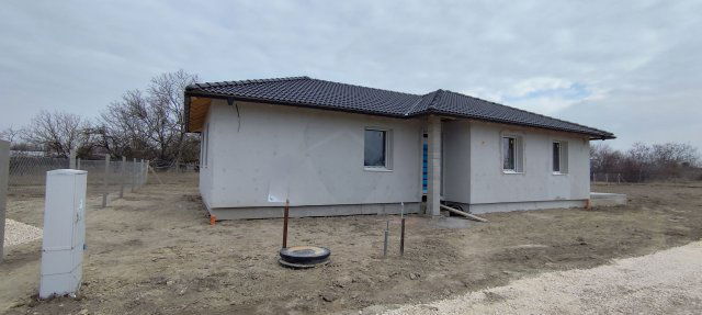 Eladó családi ház, Szigetcsépen 79.9 M Ft, 5 szobás