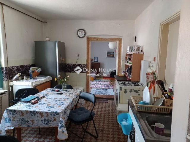 Eladó családi ház, Tahitótfalun 38.5 M Ft, 2 szobás