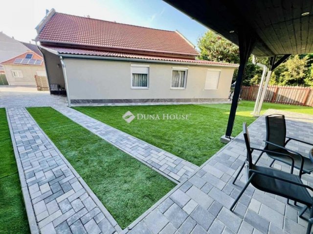 Eladó családi ház, Szolnokon 79.9 M Ft, 4 szobás