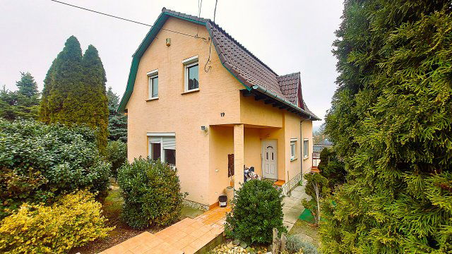 Eladó családi ház, Kerepesen 105 M Ft, 4 szobás